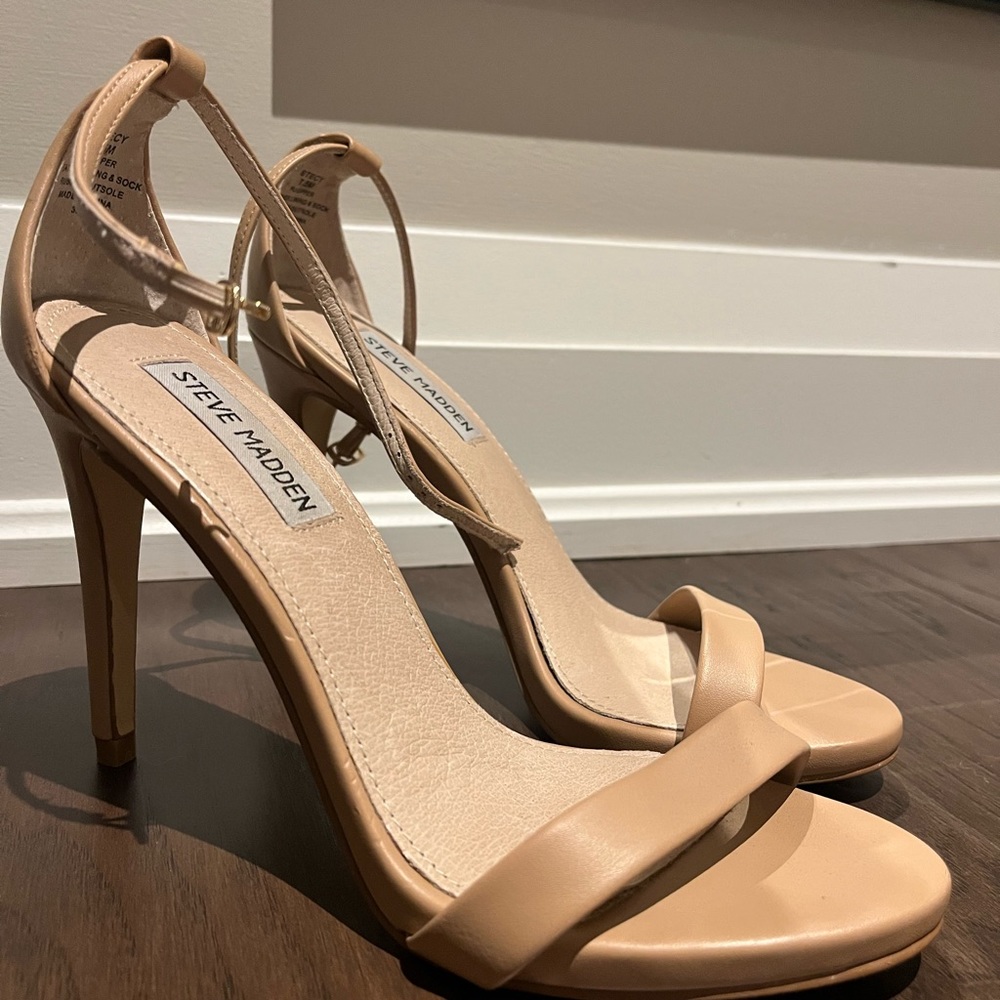 Steve Madden beige heels